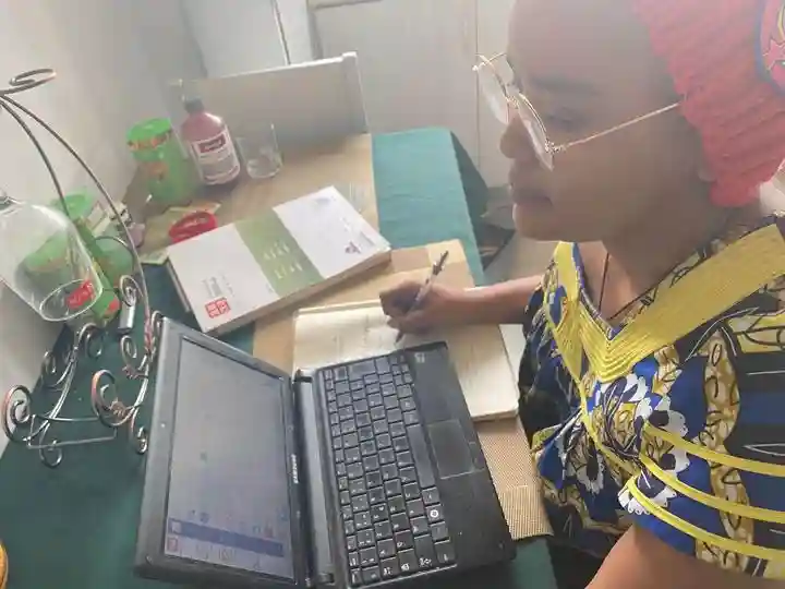 卵巢早衰做供卵还是自卵试管？AMH低值人群方案对比指南